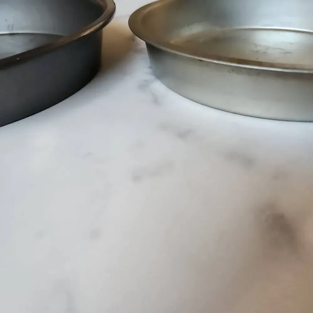 Two round cooking pans gray aluminum good cook 9 inch bakeware pie cake